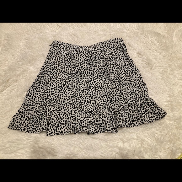 Express High Waisted Dot Ruffle Mini Skirt - Picture 7 of 7